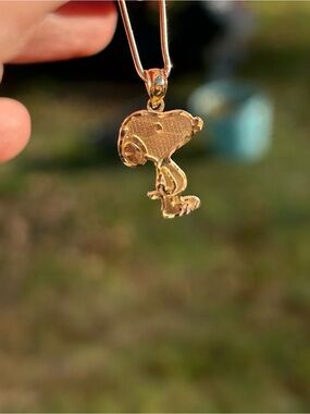 Snoopy 10k solid gold pendant charm